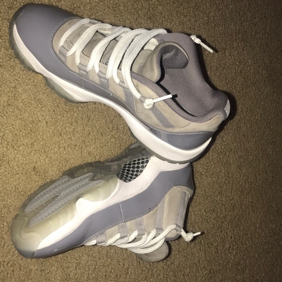 Cool grey Jordan 11 lows.Great condo for a restore - Picture 4 of 5